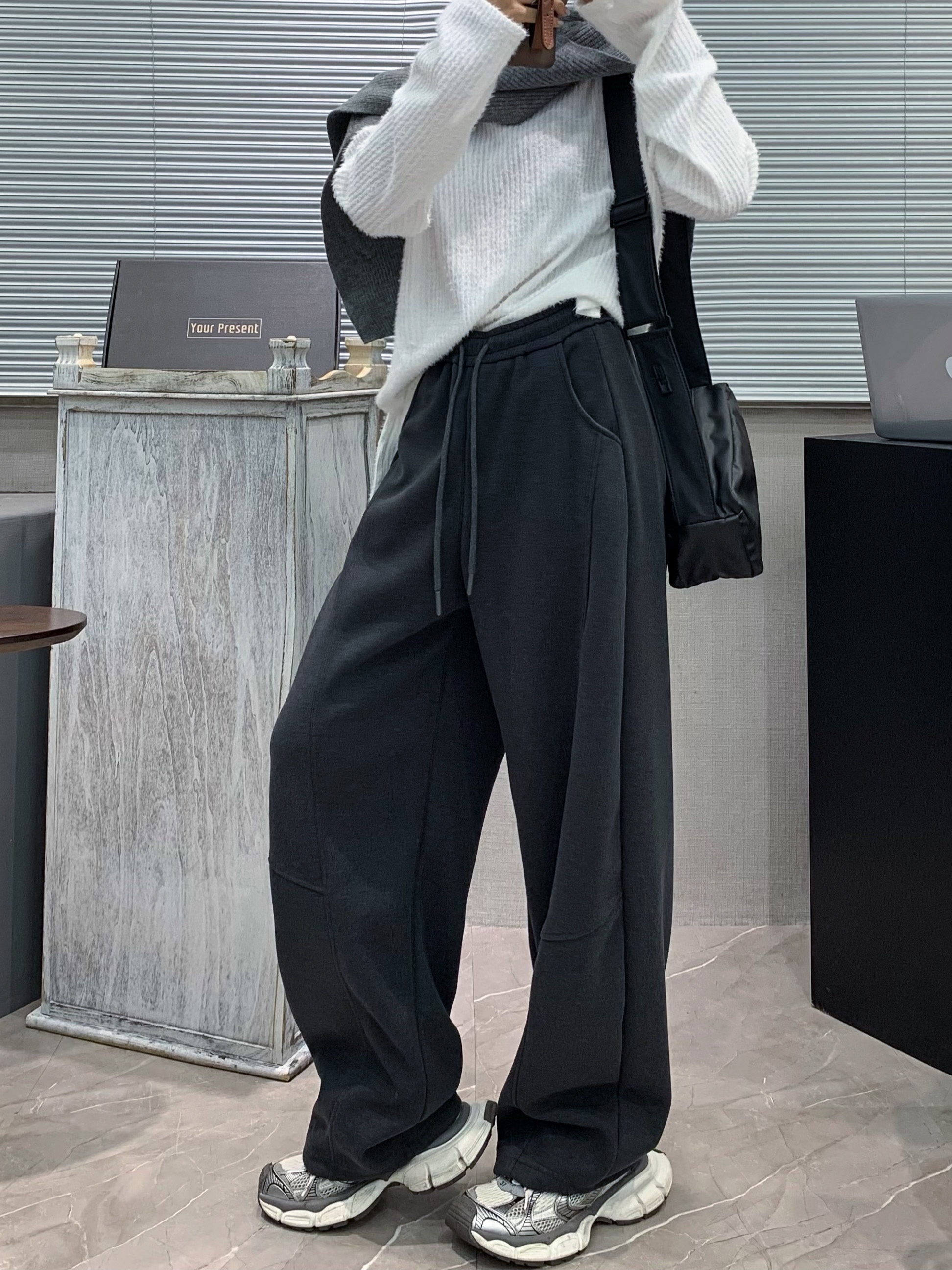 womens casual polyester wide leg joggers loose fabric sweatpants solid color long length with shearling waist with drawstring for weekend details 2